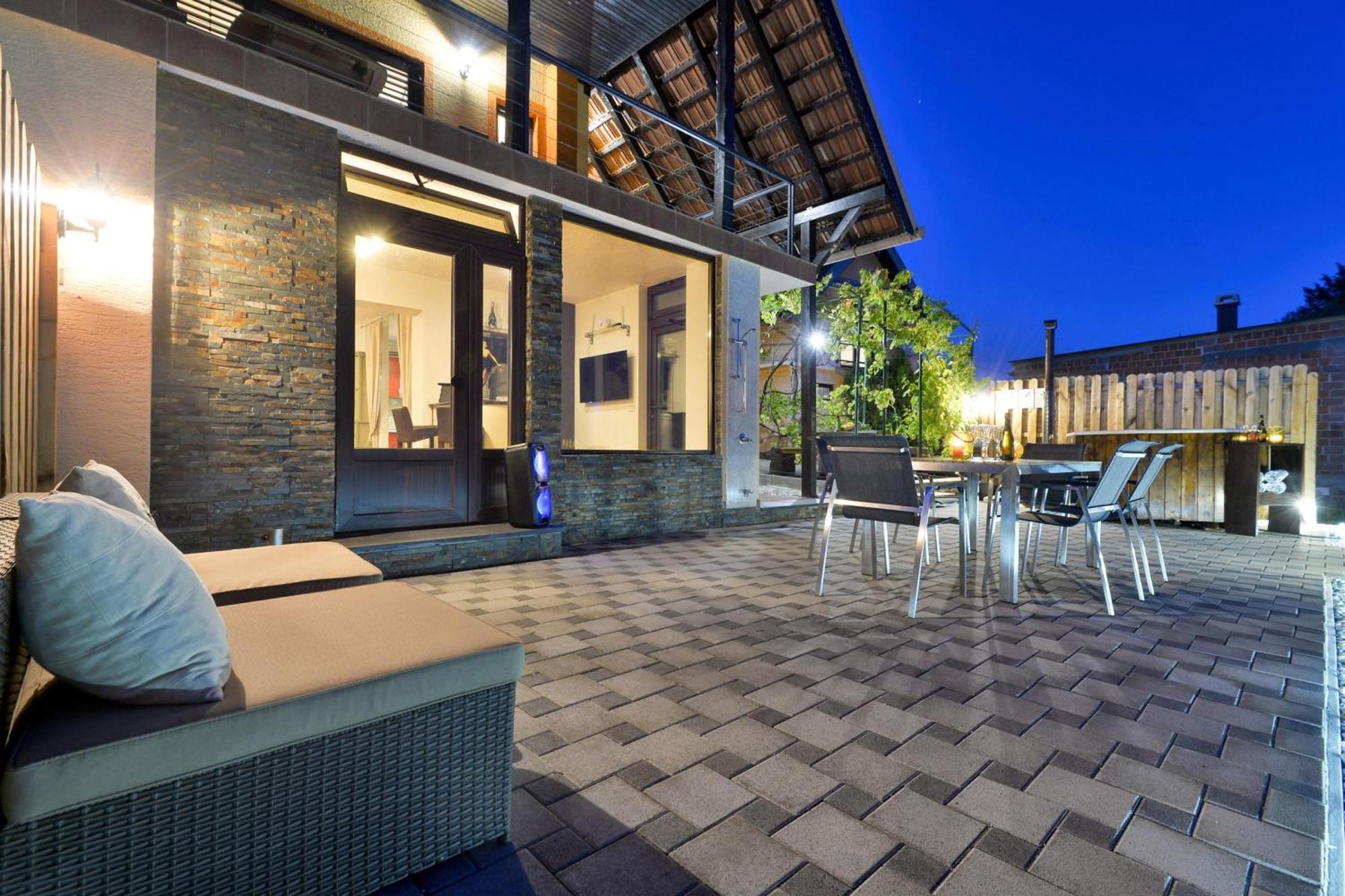 Jura'S Wellness House - Happy Rentals Biskupec Zelinski Bagian luar foto
