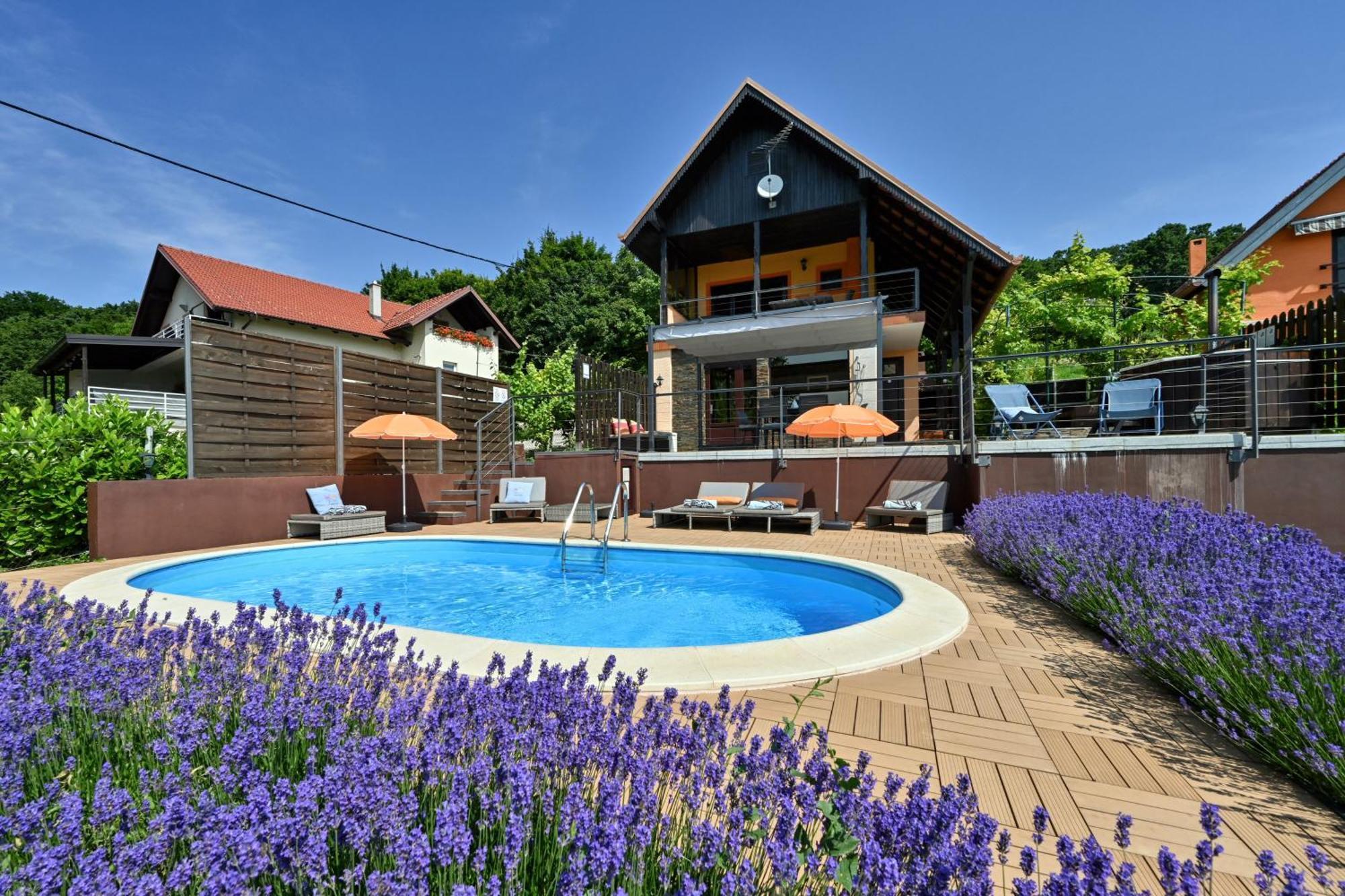 Jura'S Wellness House - Happy Rentals Biskupec Zelinski Bagian luar foto